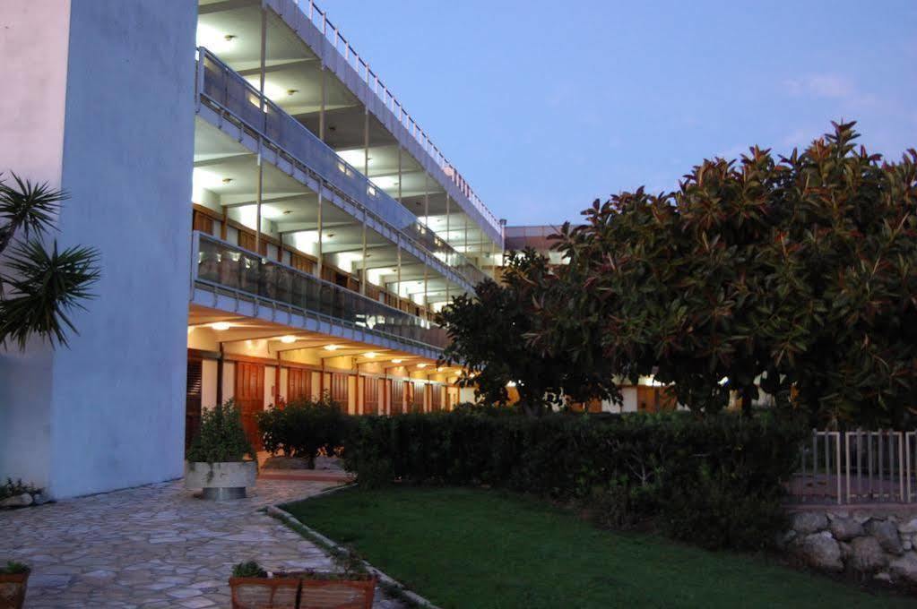 B&B Poggio Delle Ginestre Rutigliano Bagian luar foto